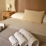 Couette-café La Dimora Di Svevia 4*